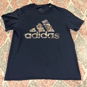 ADIDAS TEE size Large